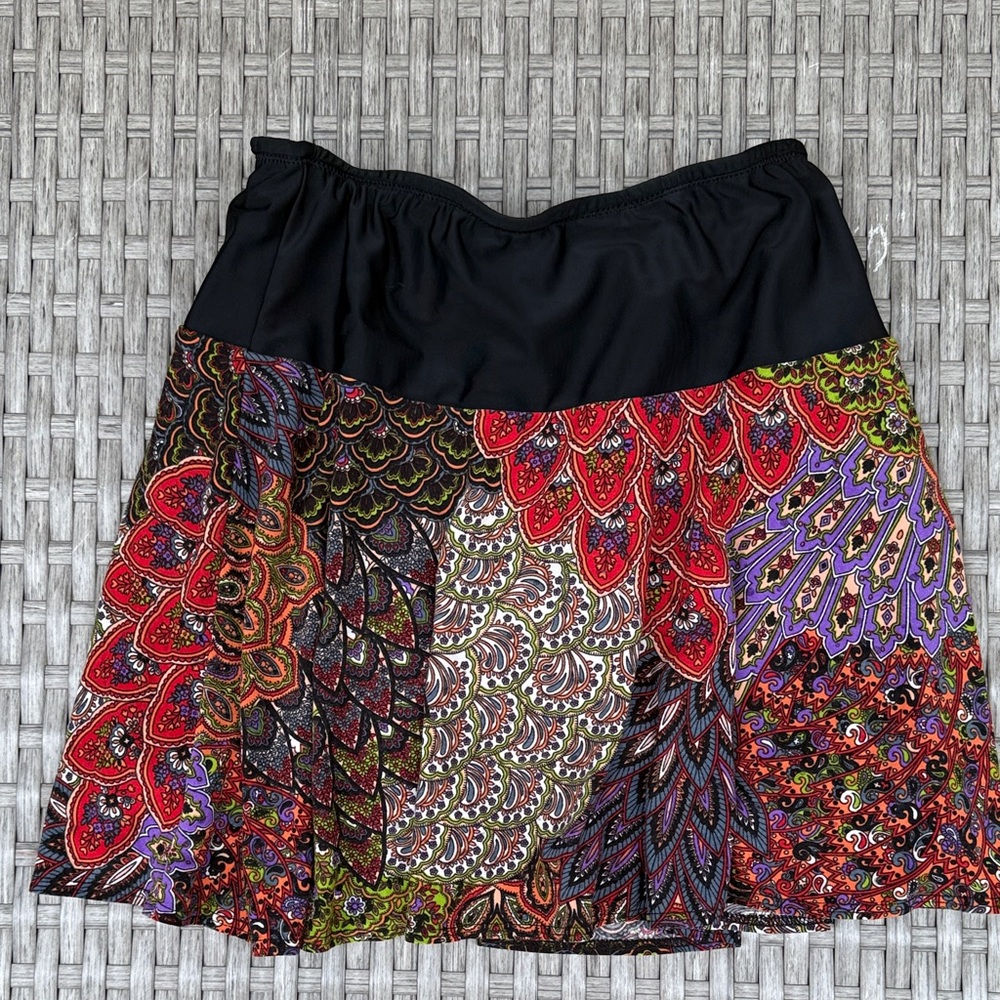 Asymmetrical Women's Skirt in Black and Multicolor Pattern